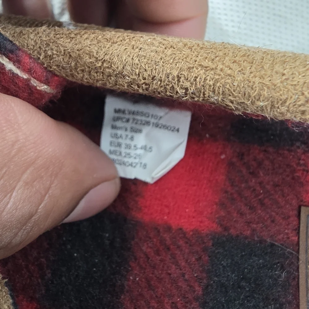 Levi Strauss Men’s Moccasin Slippers Size 7-8 Shoes Tan Suede Buffalo Plaid